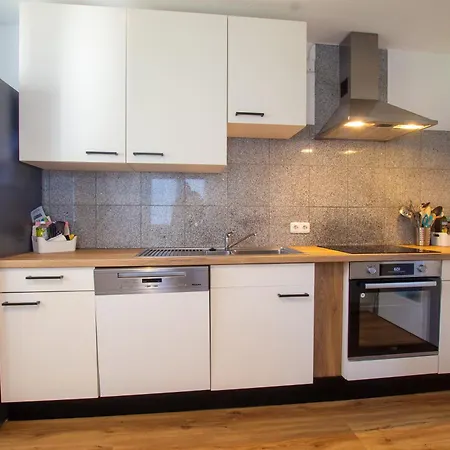 Holiday home The Steinbock With Garden And Bbq Zell am See